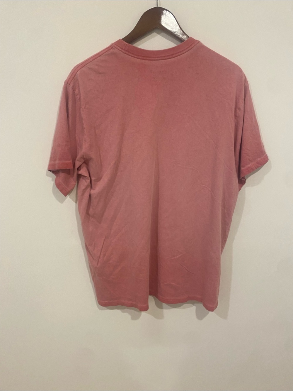 Levi's Men's Short Sleeve Crewneck Tee in Dusty Rose - Picture 3 of 7